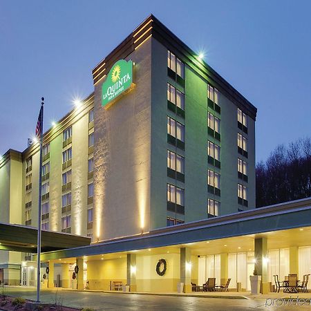 La Quinta Inn & Suites Pittsburgh North McCandless Township Экстерьер фото