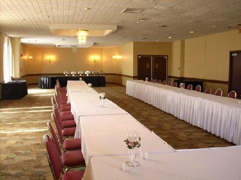 La Quinta Inn & Suites Pittsburgh North McCandless Township Экстерьер фото
