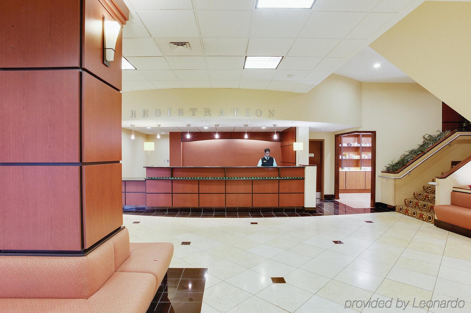 La Quinta Inn & Suites Pittsburgh North McCandless Township Экстерьер фото