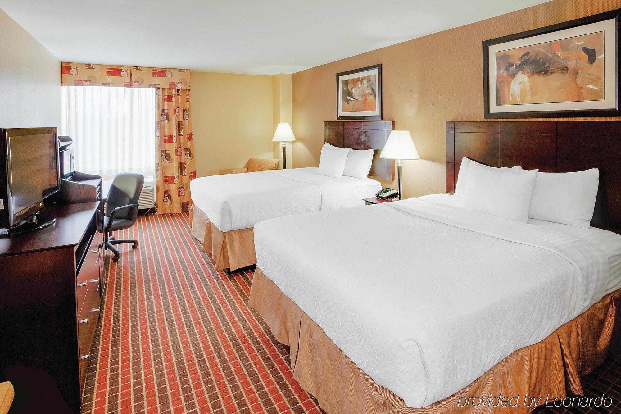 La Quinta Inn & Suites Pittsburgh North Экстерьер фото