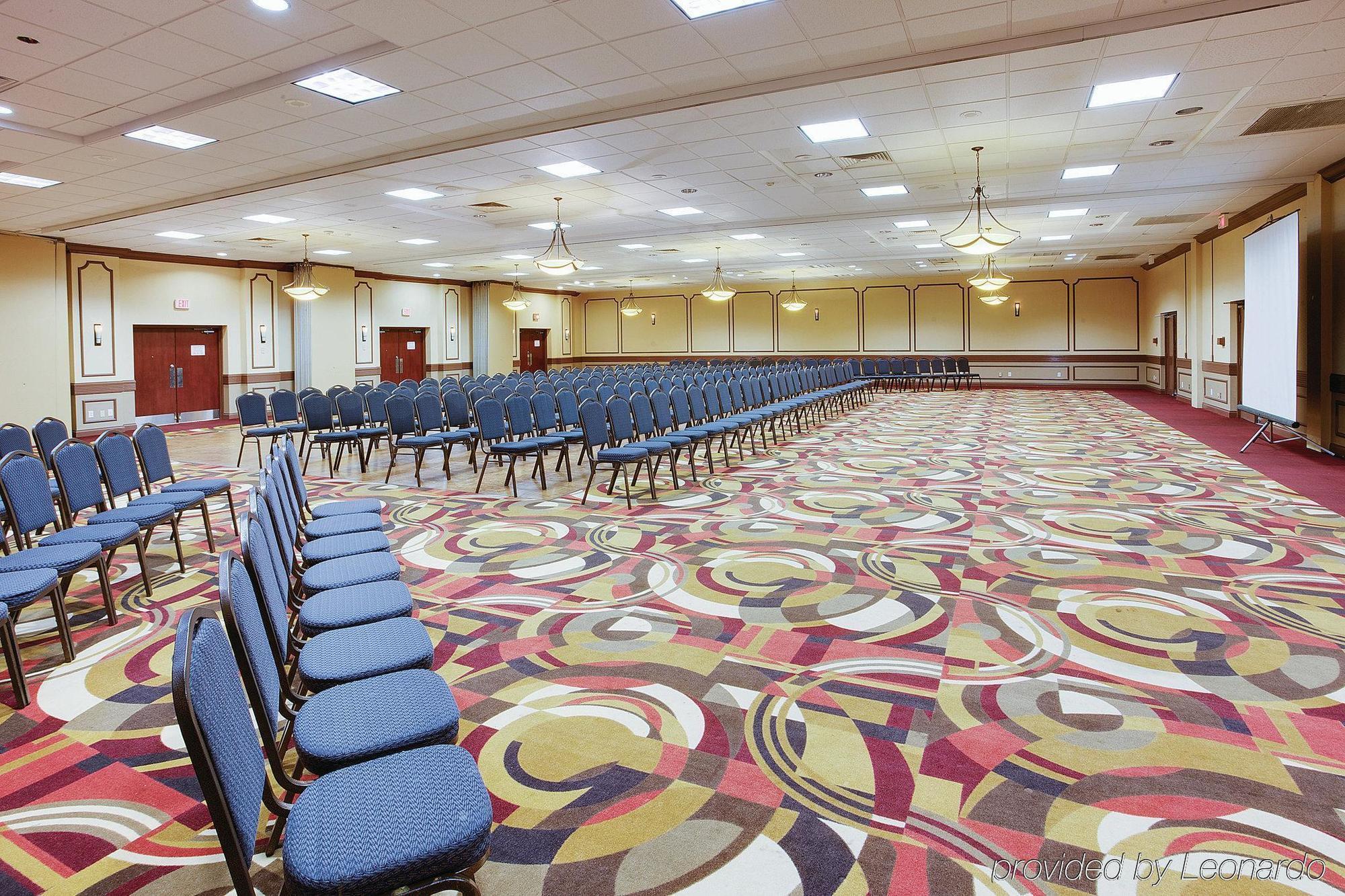 La Quinta Inn & Suites Pittsburgh North McCandless Township Экстерьер фото