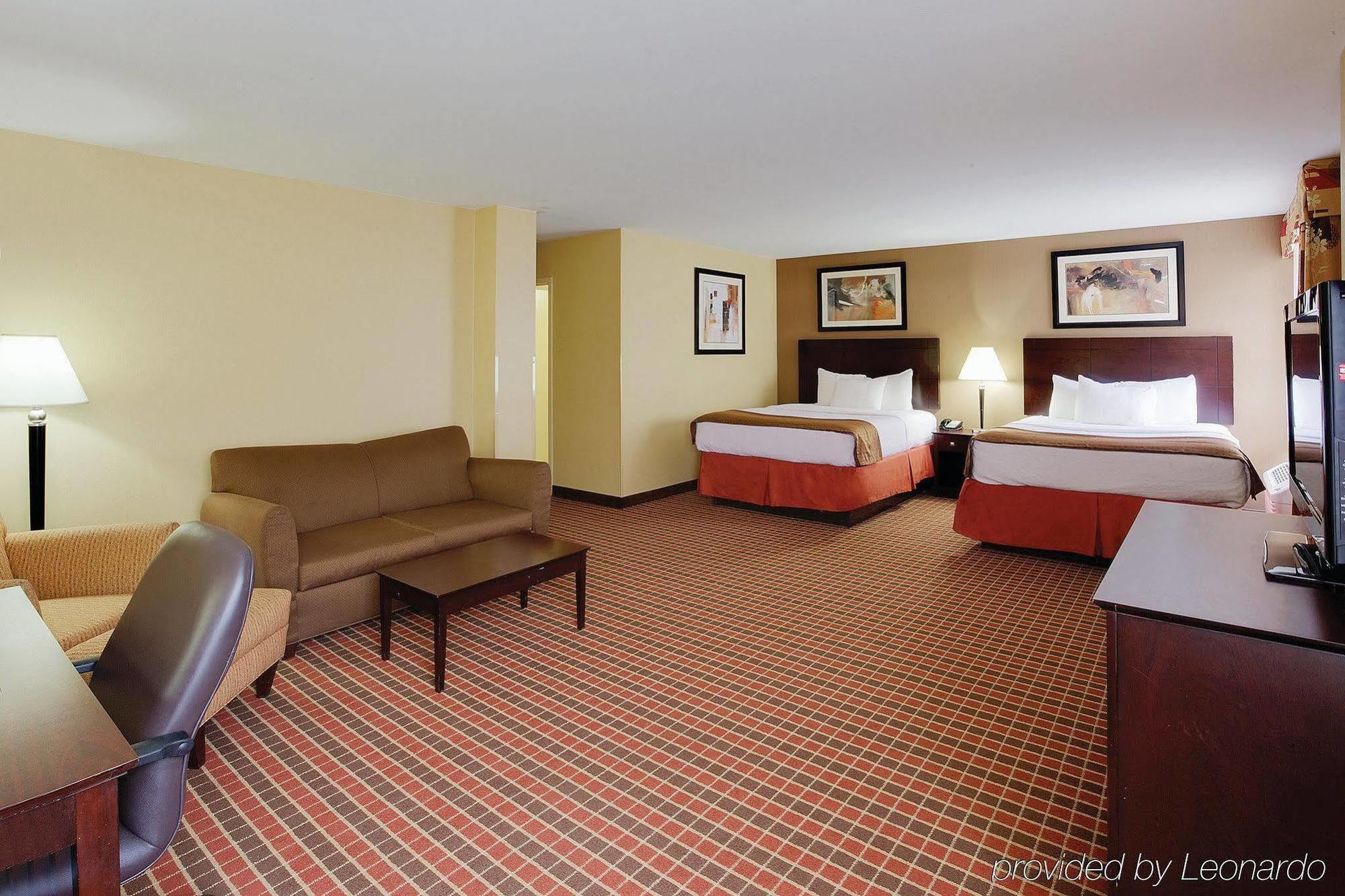 La Quinta Inn & Suites Pittsburgh North McCandless Township Экстерьер фото